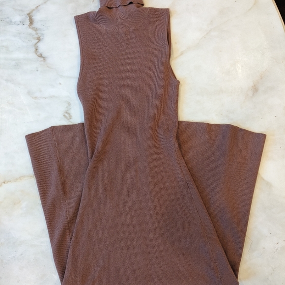 Turtleneck tank midi dress - Picture 4 of 5